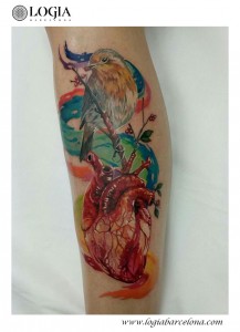 tatuaje-brazo-pajaro-corazon-color-logia-barcelona-alexandre-moises (1)   